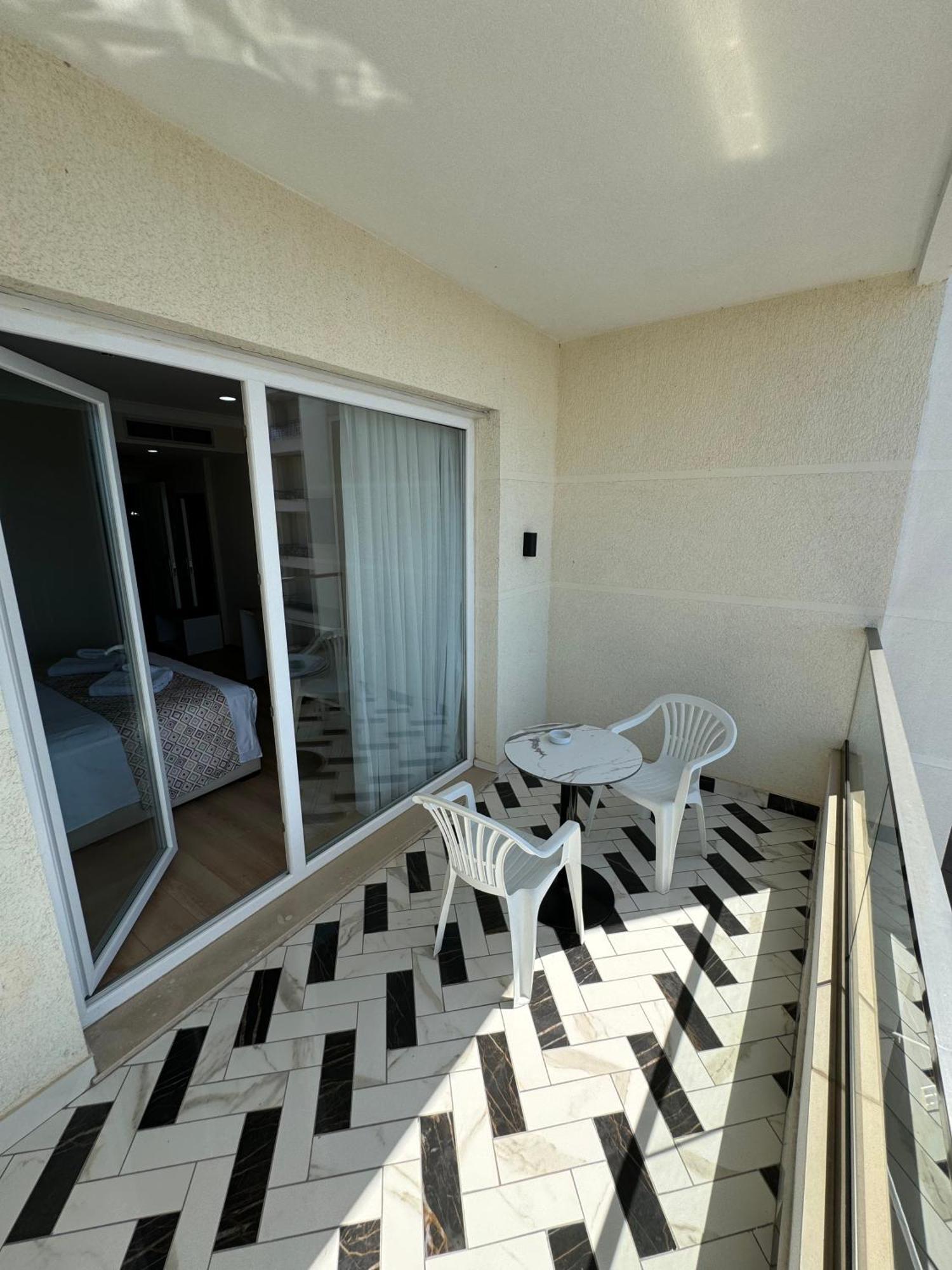 Hotel Britania Vlorë 客房 照片