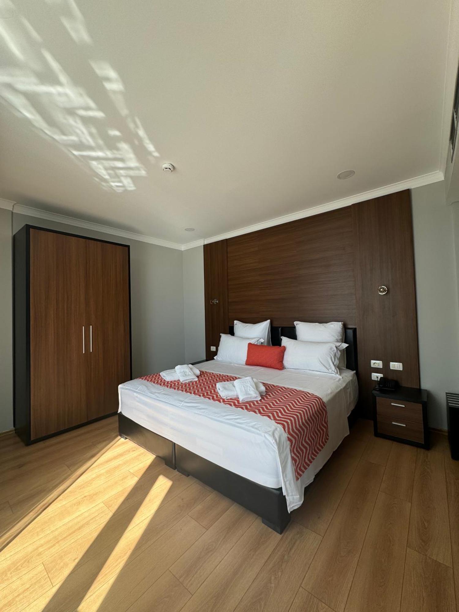 Hotel Britania Vlorë 外观 照片