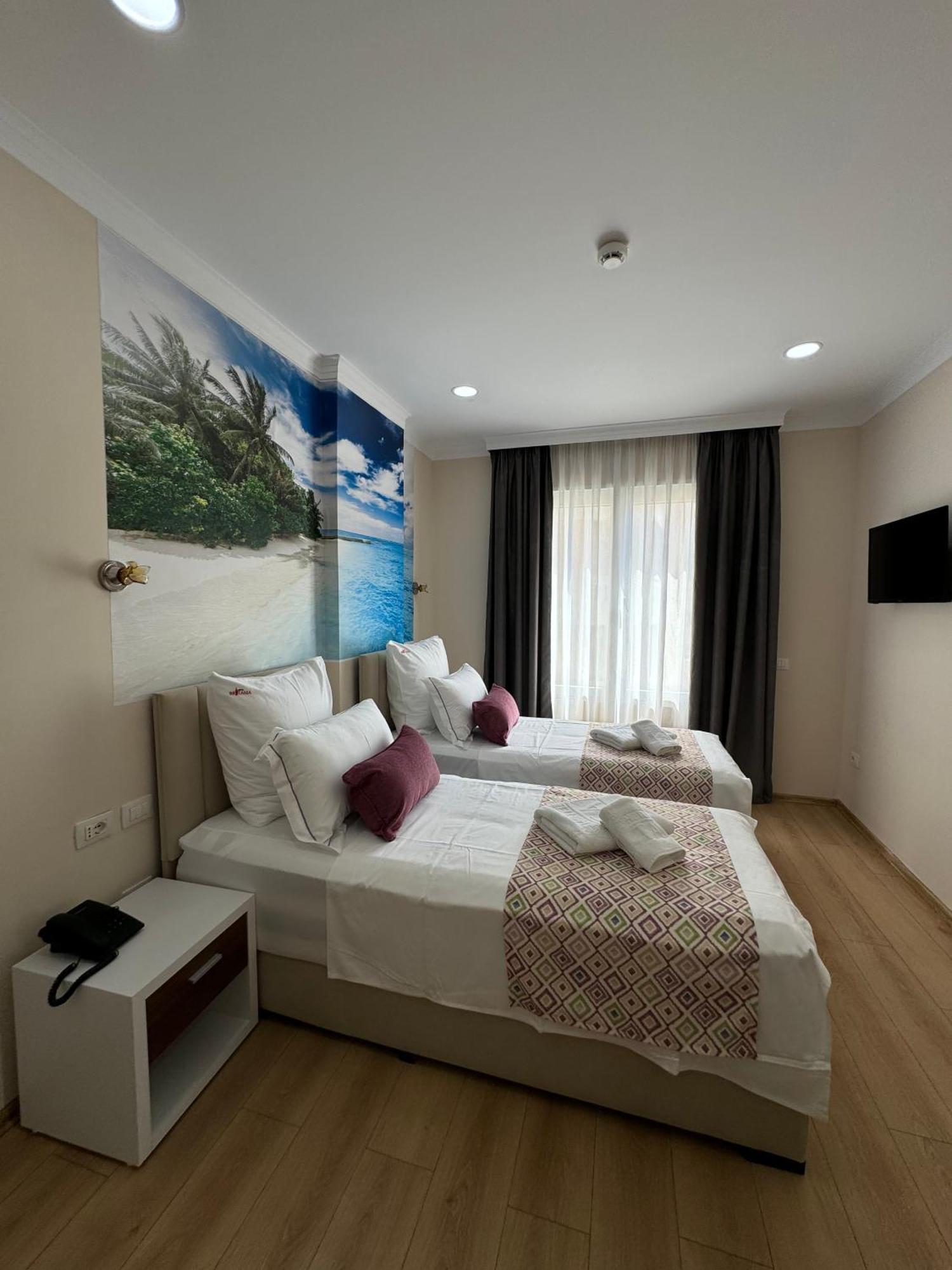 Hotel Britania Vlorë 客房 照片