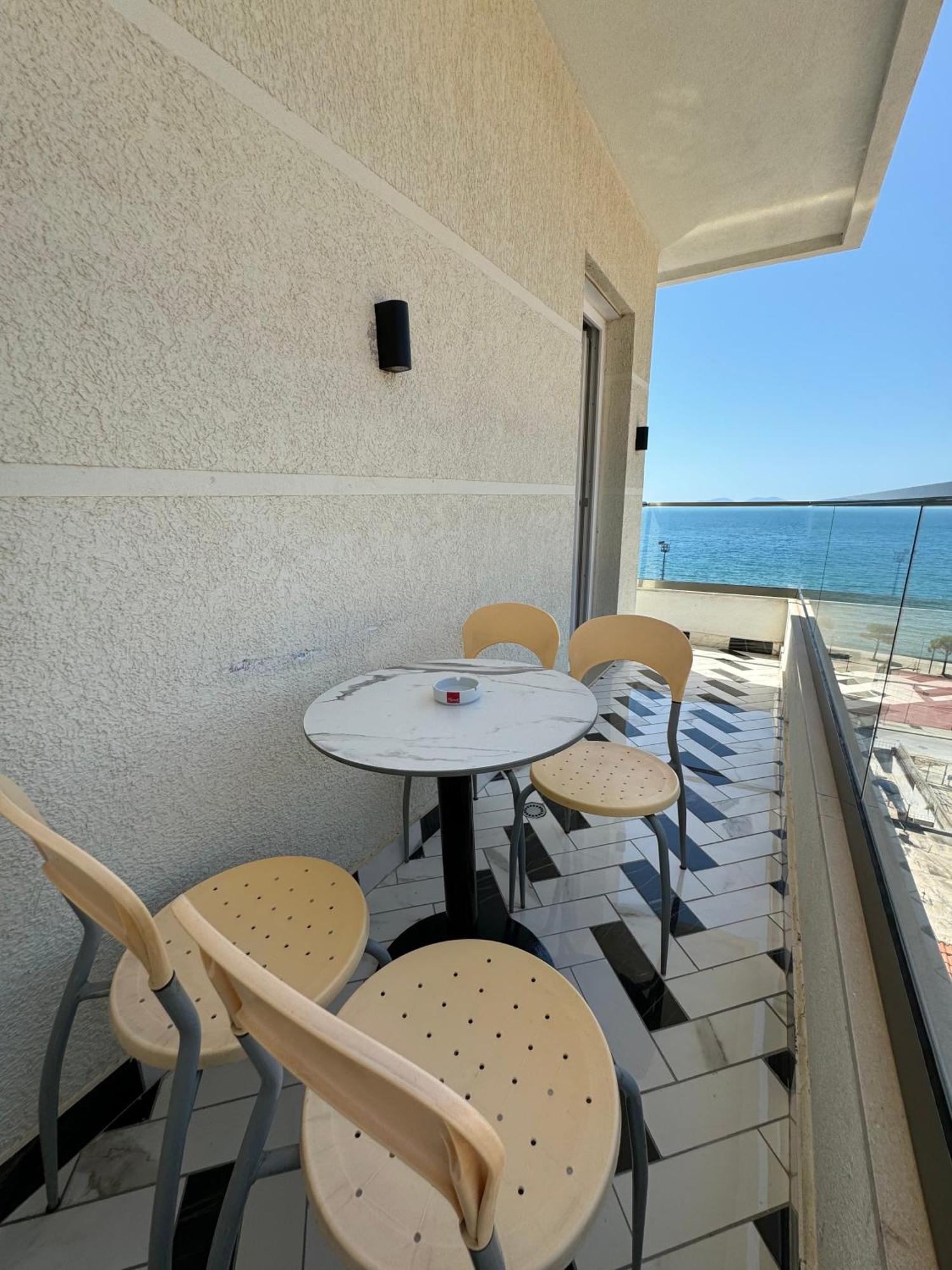 Hotel Britania Vlorë 客房 照片
