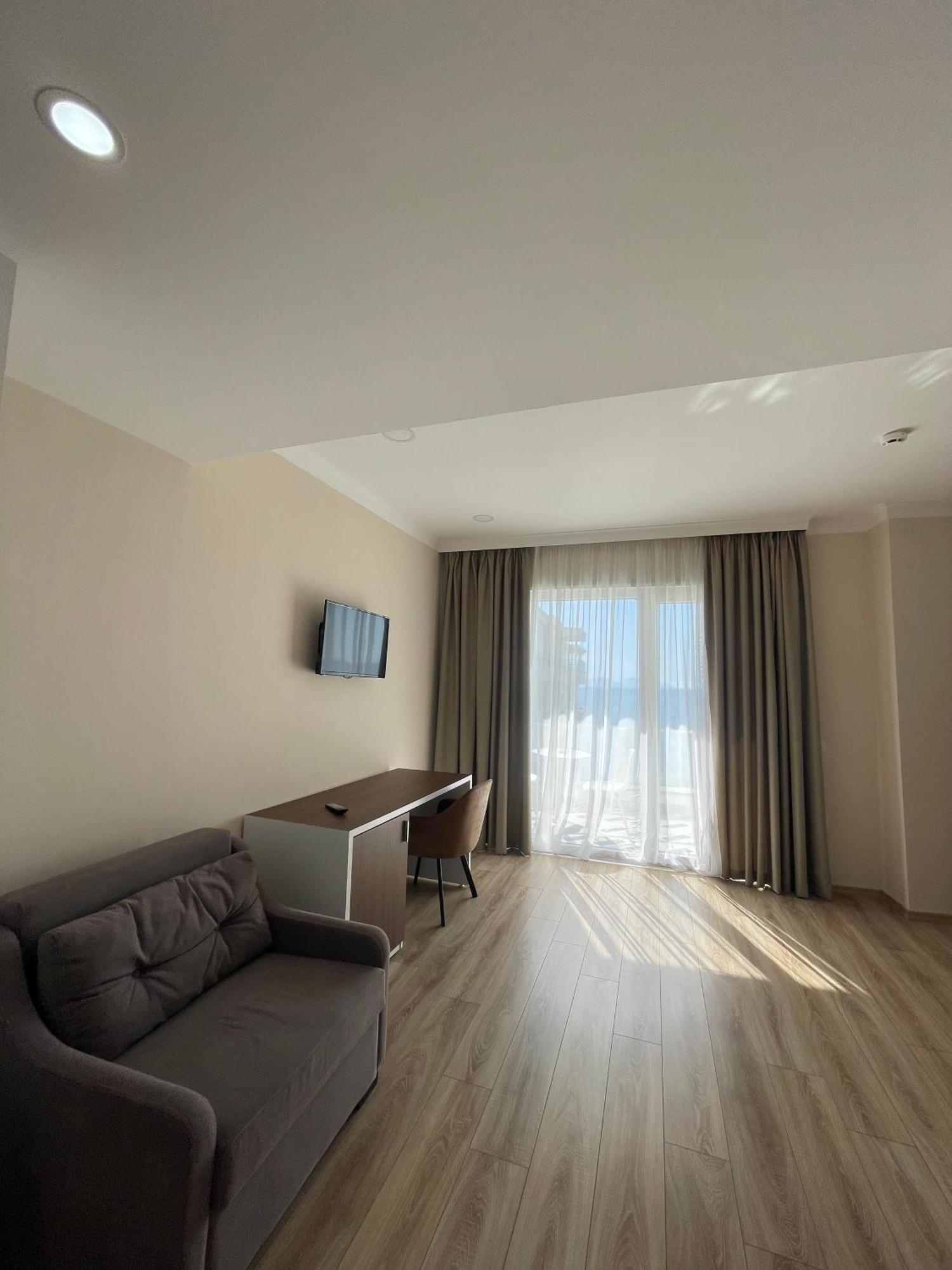 Hotel Britania Vlorë 外观 照片