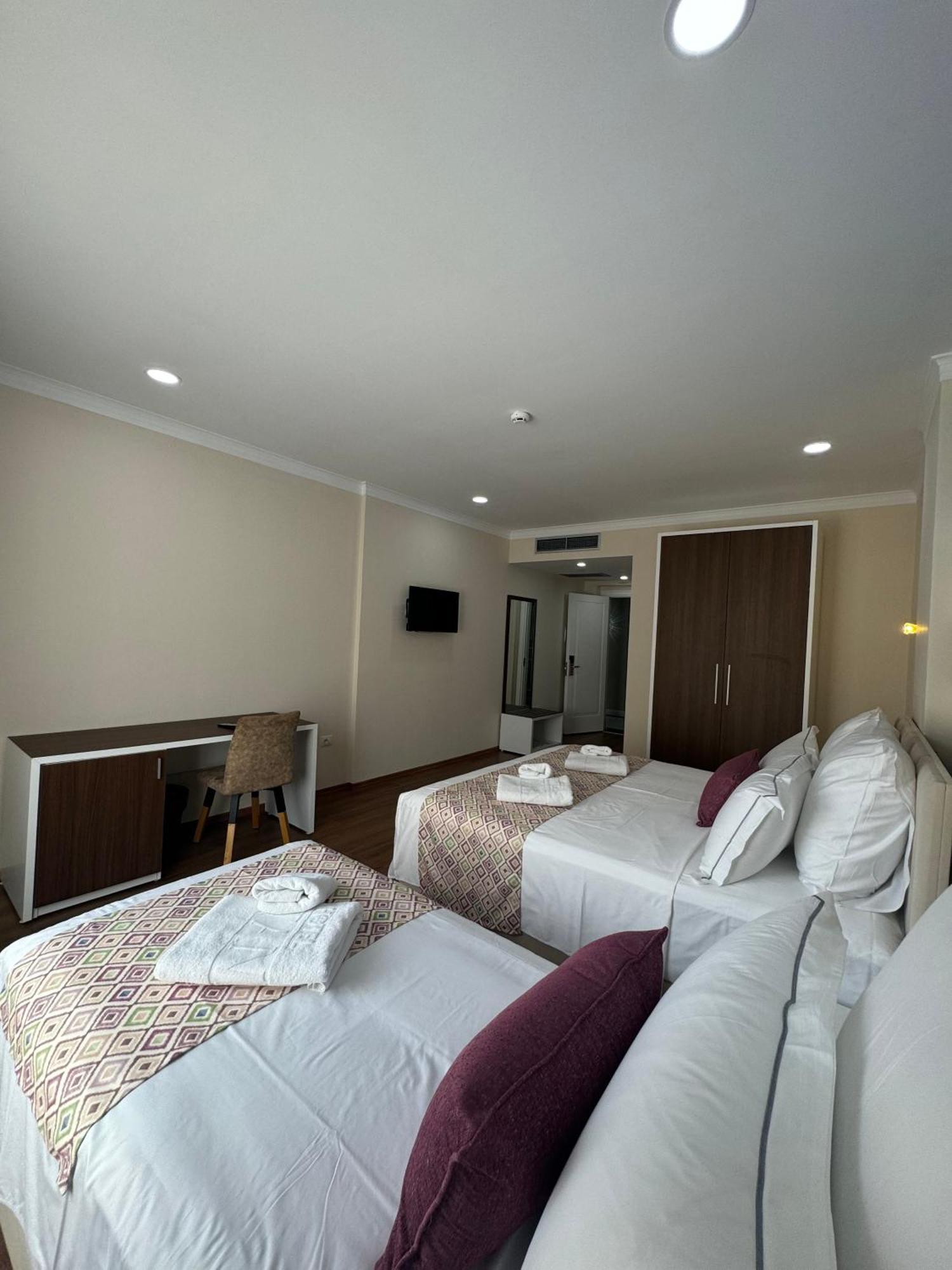 Hotel Britania Vlorë 客房 照片