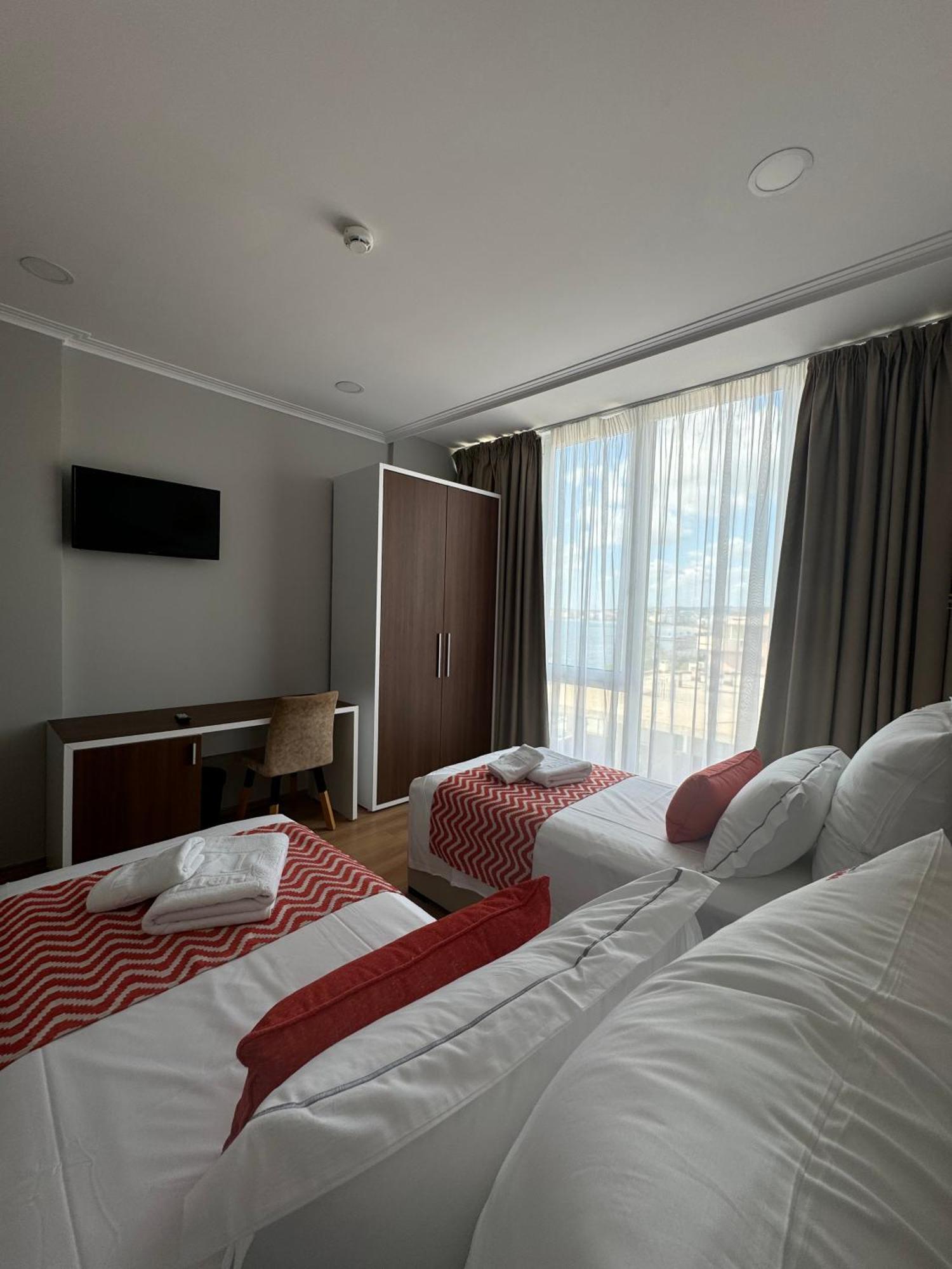 Hotel Britania Vlorë 客房 照片