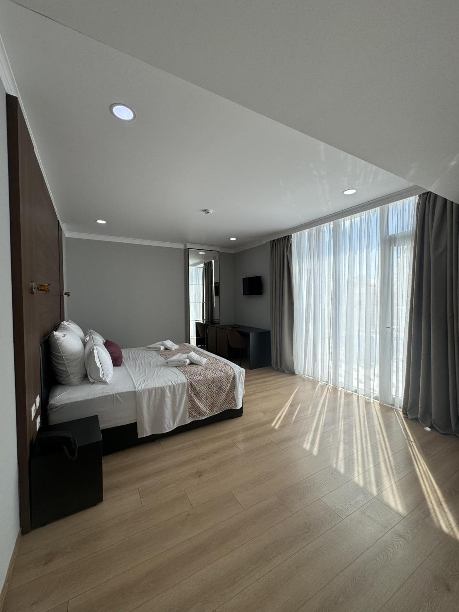 Hotel Britania Vlorë 外观 照片